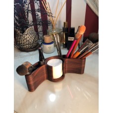 Kosmetikos šepetėlių laikiklis 2